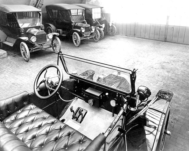 1914 DASH-COCKPIT NEW CAR 2.jpg