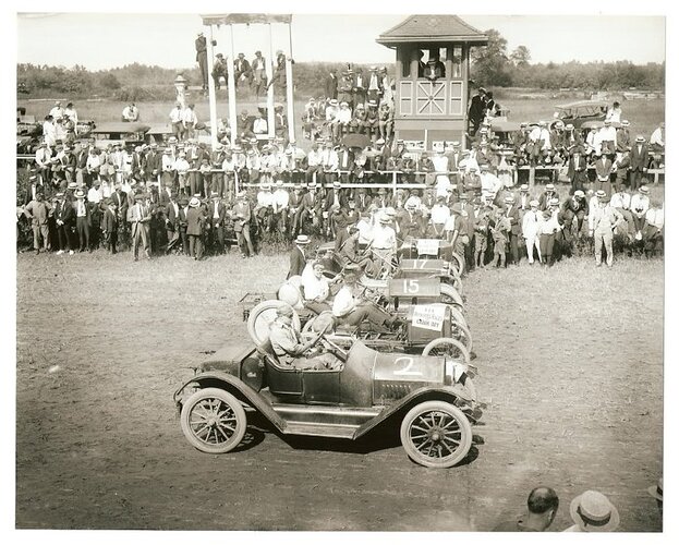 Bennings auto races on labor day 1915.JPG
