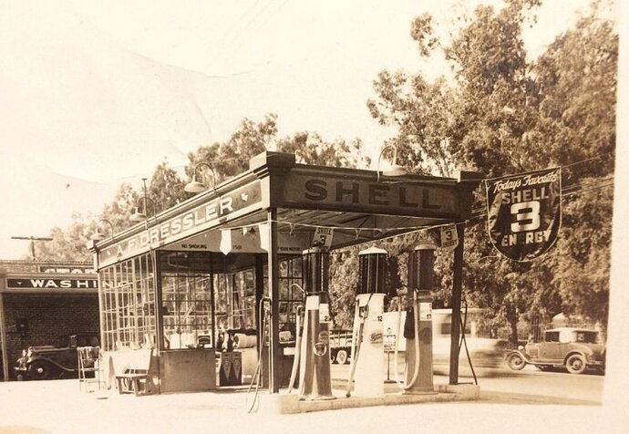 1930s Dressler Shell Station.jpg
