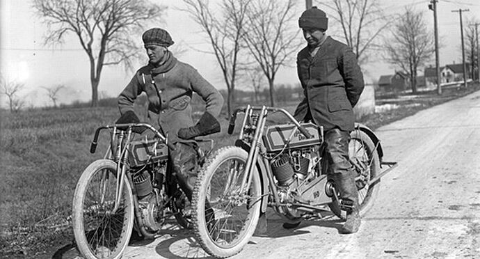 1915 Harley Riders.jpg