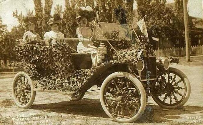 1911 Touring Dressed In Flowers.jpg