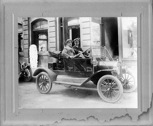 1912 Torpedo Runabout.jpg