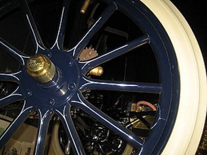 1911model-t-ford-hubcap-2.jpg