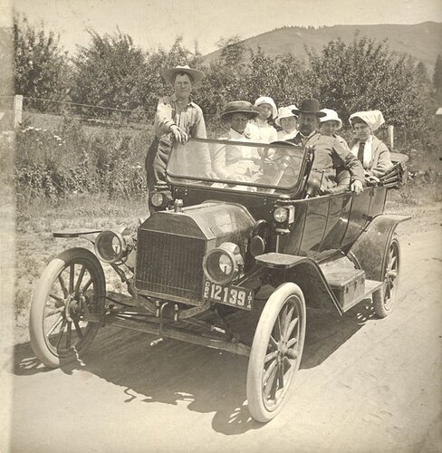 EARLY 1914 STYLE TOURING.jpg