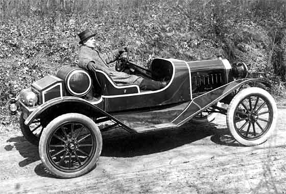 1915_Ford_Model_T_Roadster.jpg