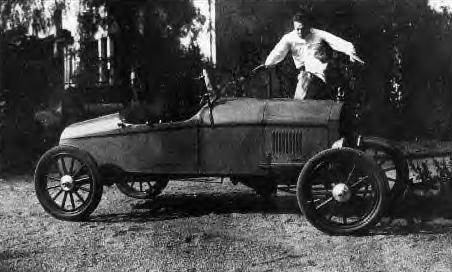 Gunning, Henry & his car, 1928.JPG