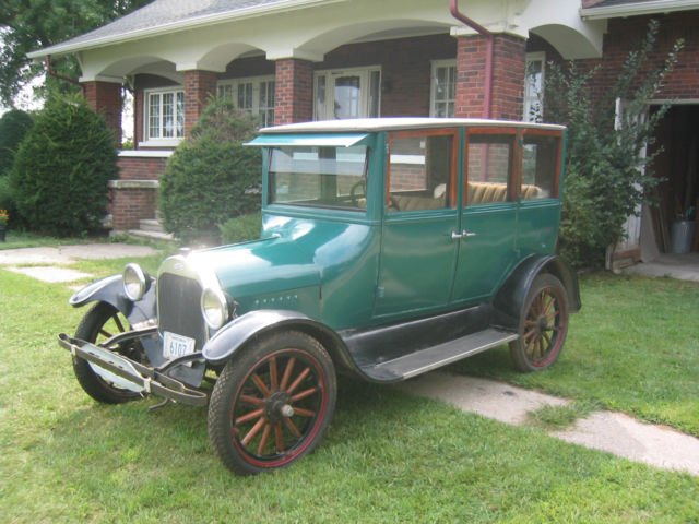 1922 chevrolet-490 sedan.jpg