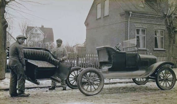 1921 model t ford touring making a pickup buenos aires.jpg