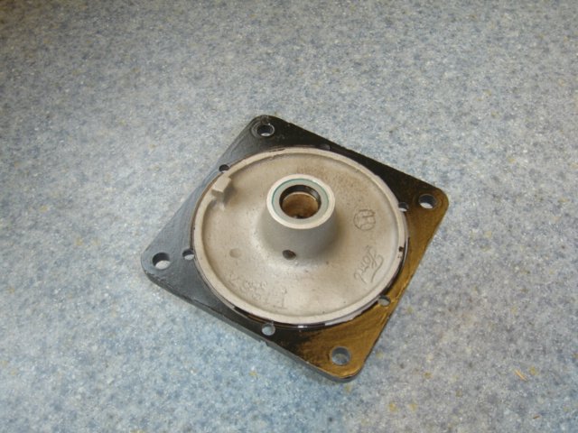 Mounting bracket showing oil seal installed.jpg